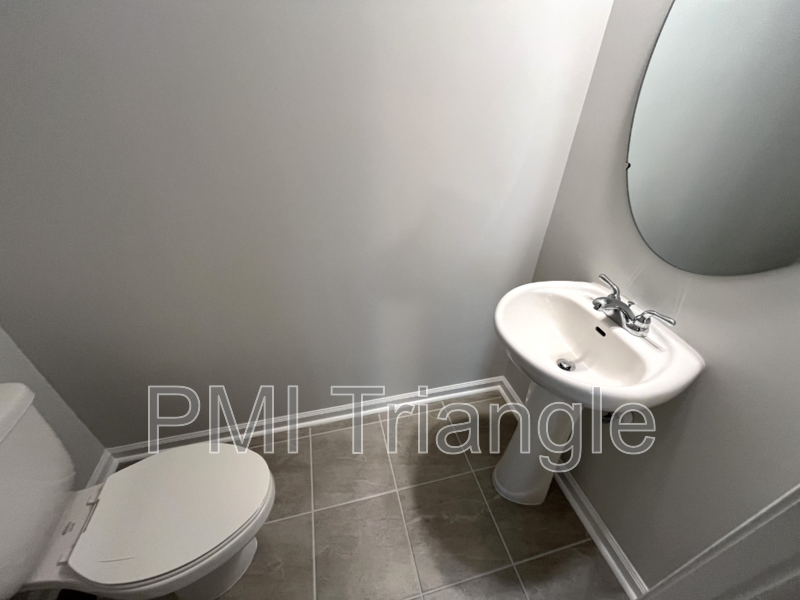 272 Shingle Oak Rd - Photo 4 of 20