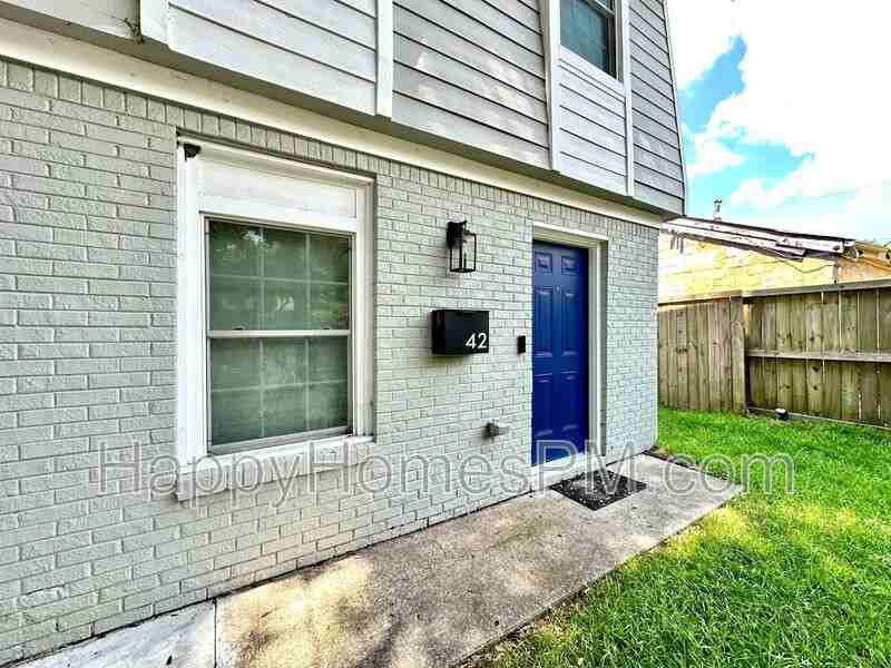 42 Athens Ct - Photo 3 of 50