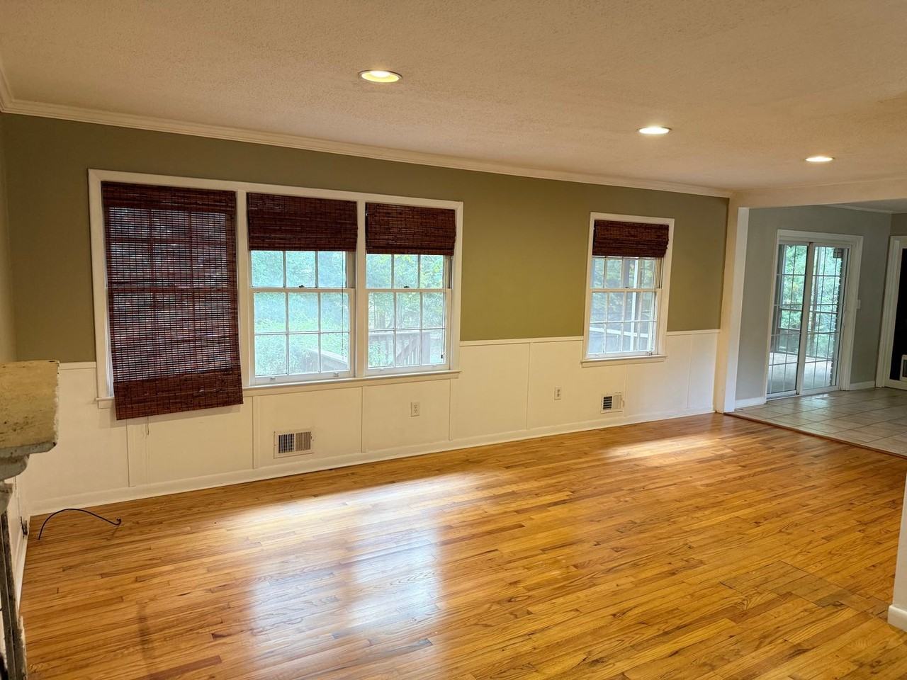 139 Stafford Dr - Photo 3 of 23