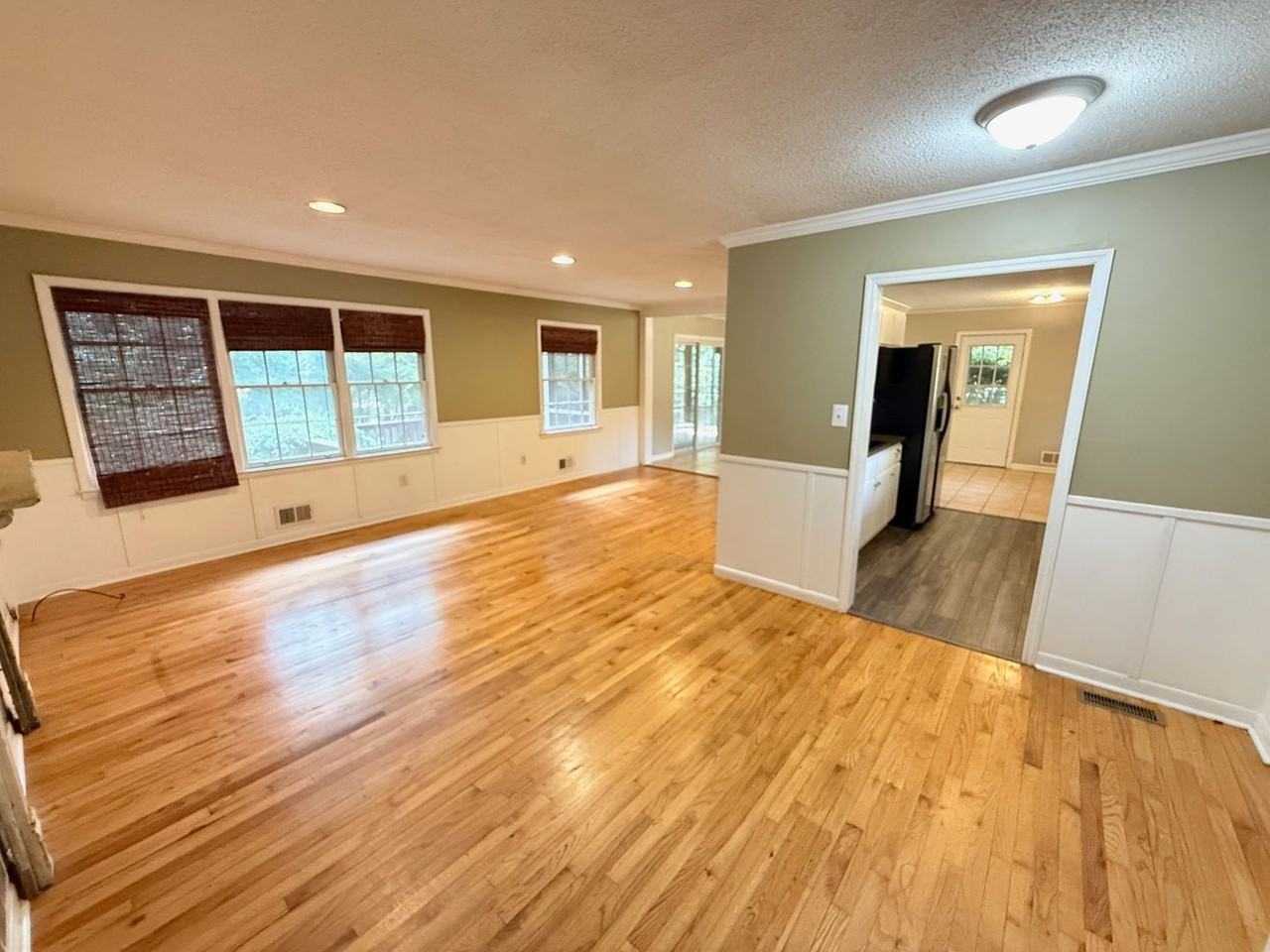 139 Stafford Dr - Photo 5 of 23