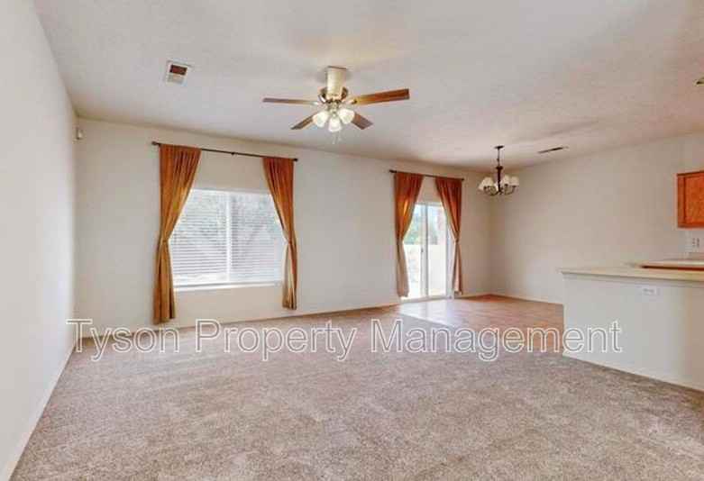 7509 Cricket Hill Dr Ne - Photo 5 of 30