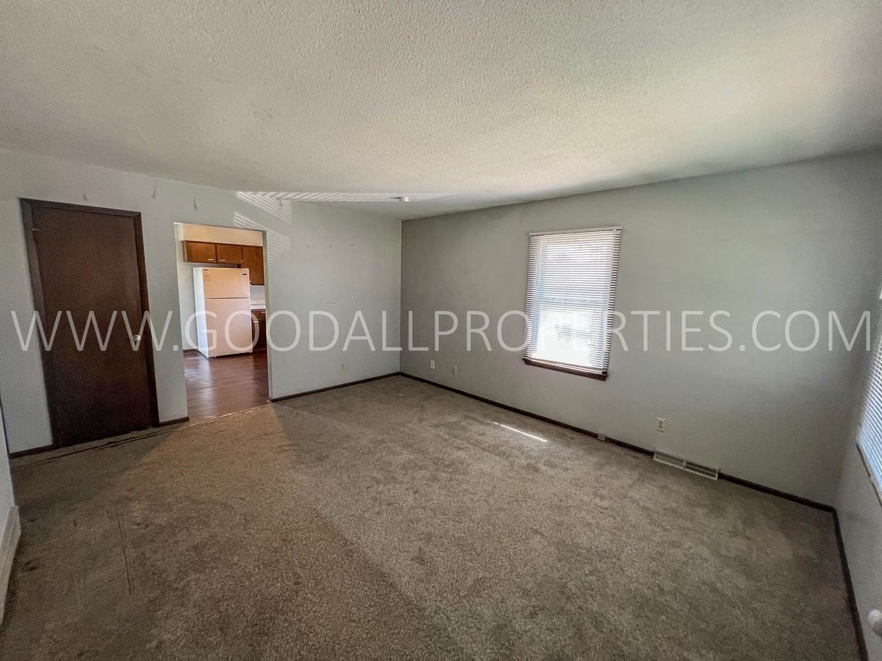 1706 Nw 2nd St - Photo 4 of 6