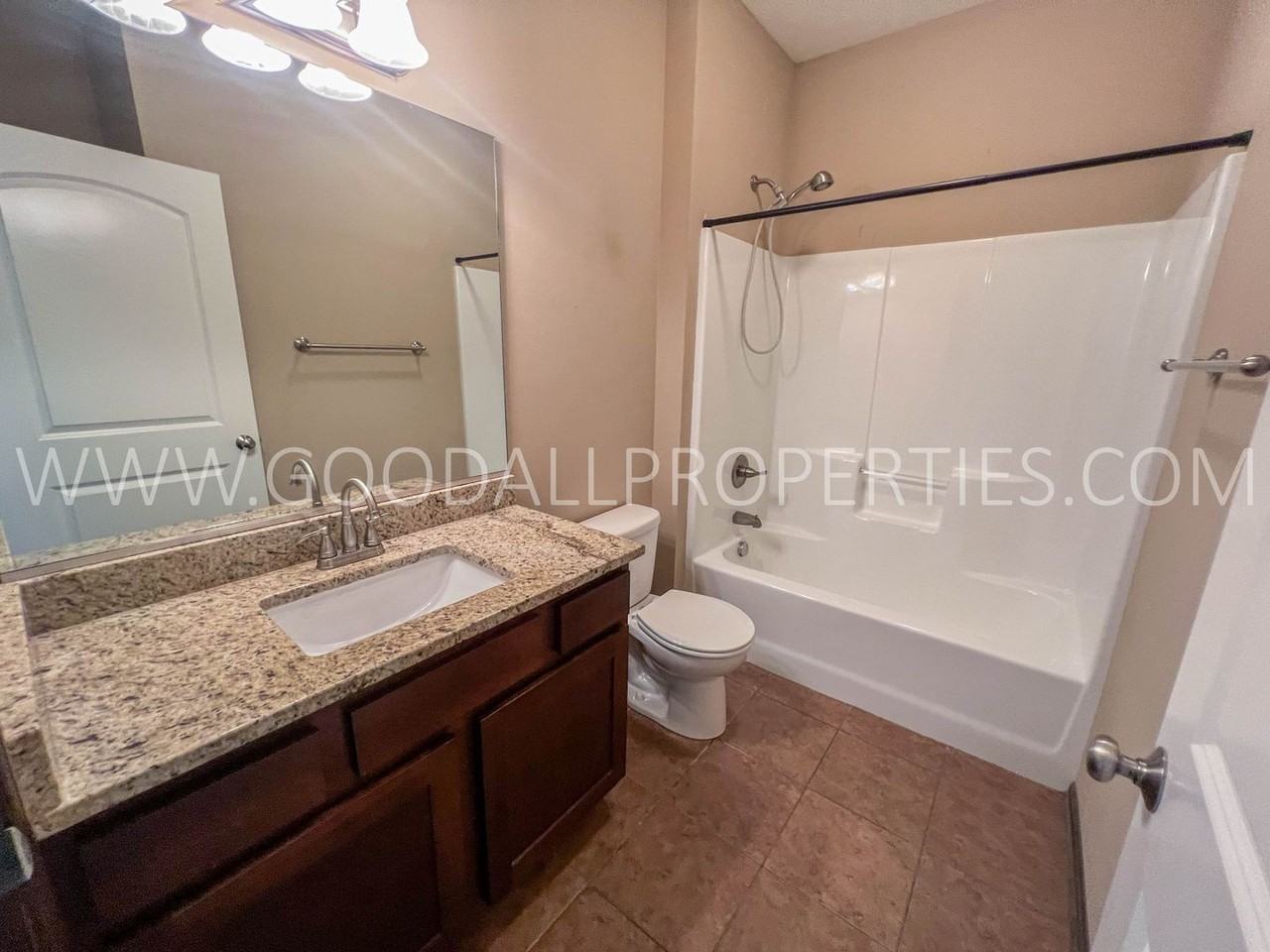 1211 Ne Windsor Dr #204 - Photo 6 of 12