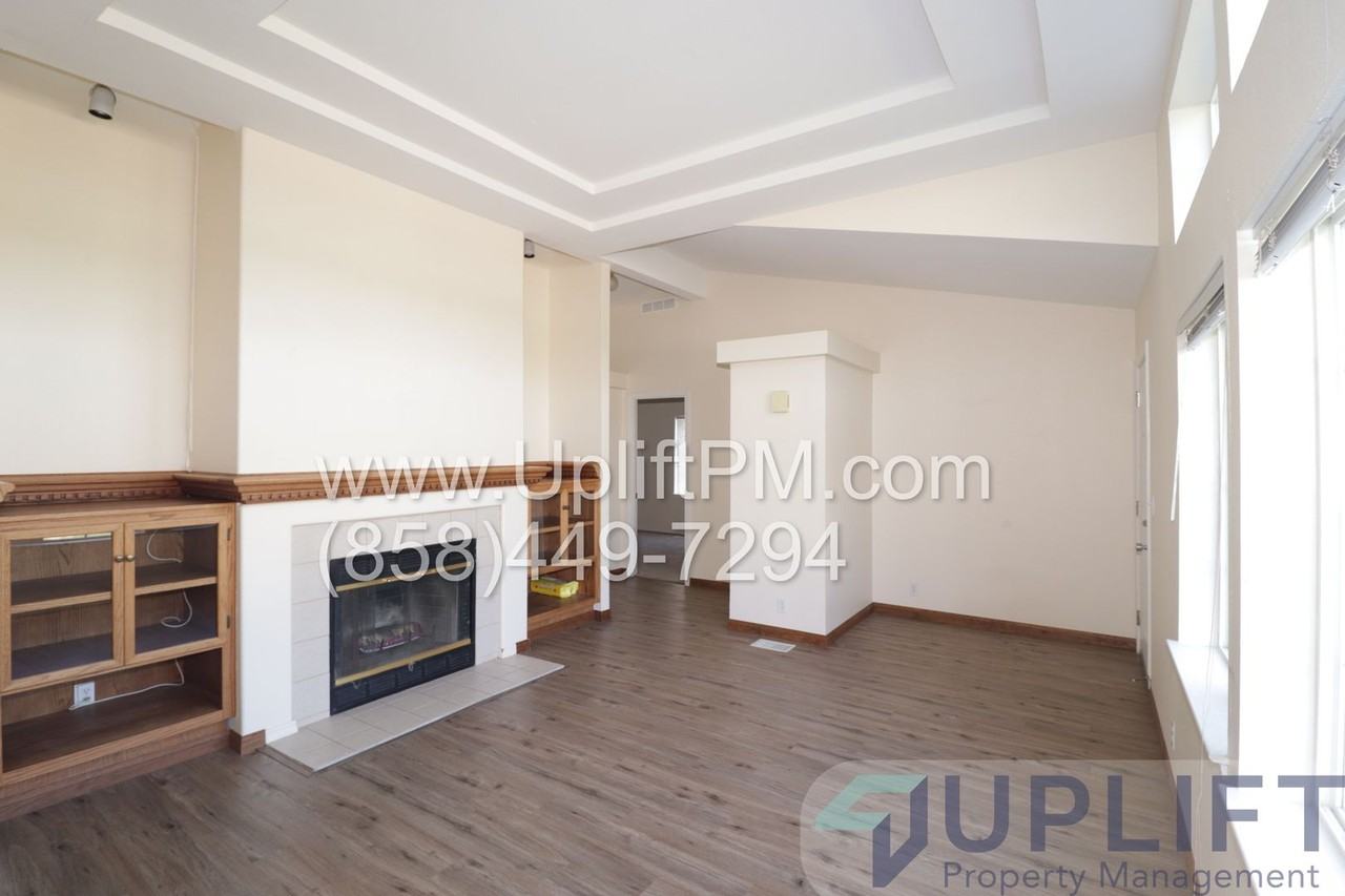 1843 Keyes Rd - Photo 3 of 17