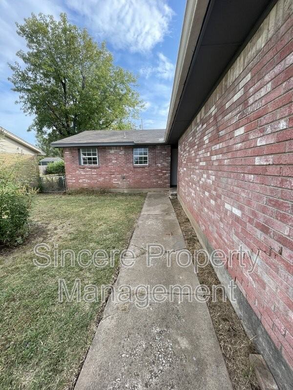 436 Nw 91st St - Photo 3 of 29