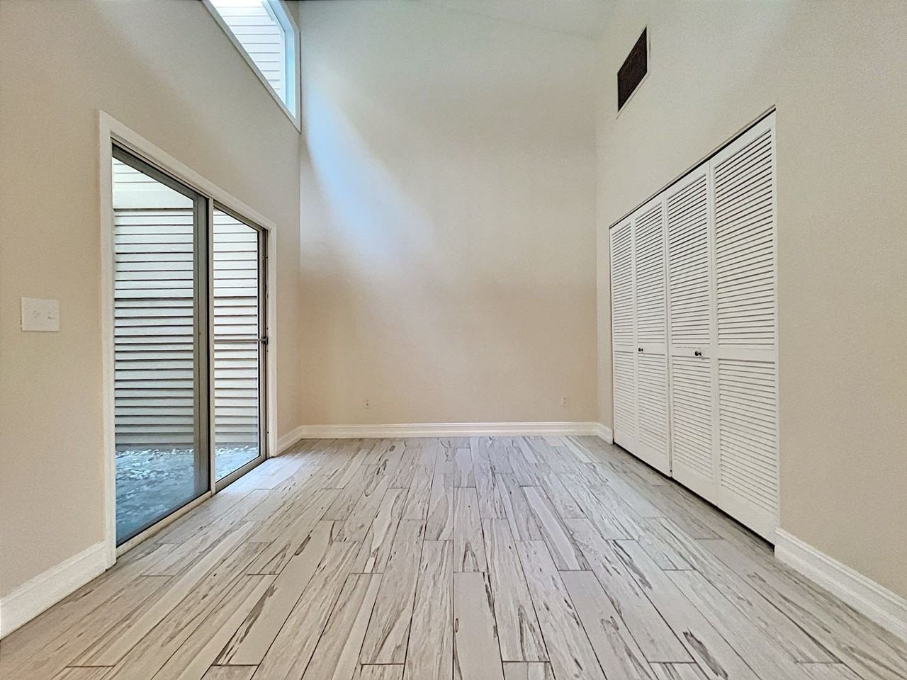 4574 Southfield Ave - Photo 4 of 29