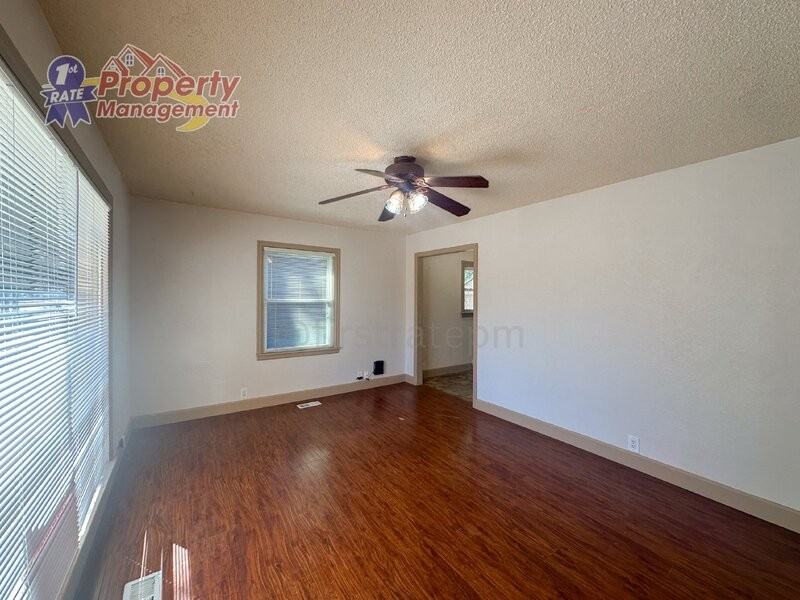 1721 S Pacific St - Photo 2 of 23