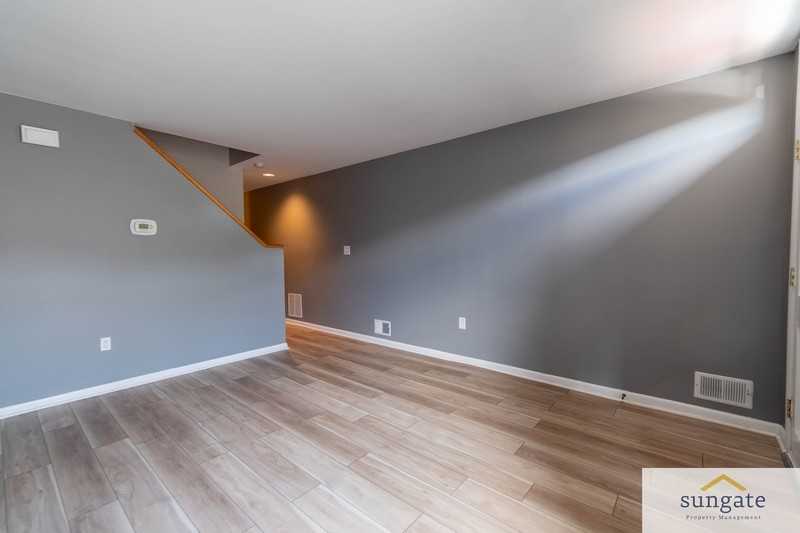 1028 West Lombard Street - Photo 4 of 17