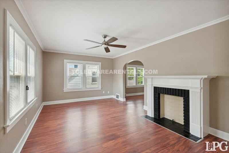 2030 Wyndhurst Rd Uppr - Photo 3 of 21