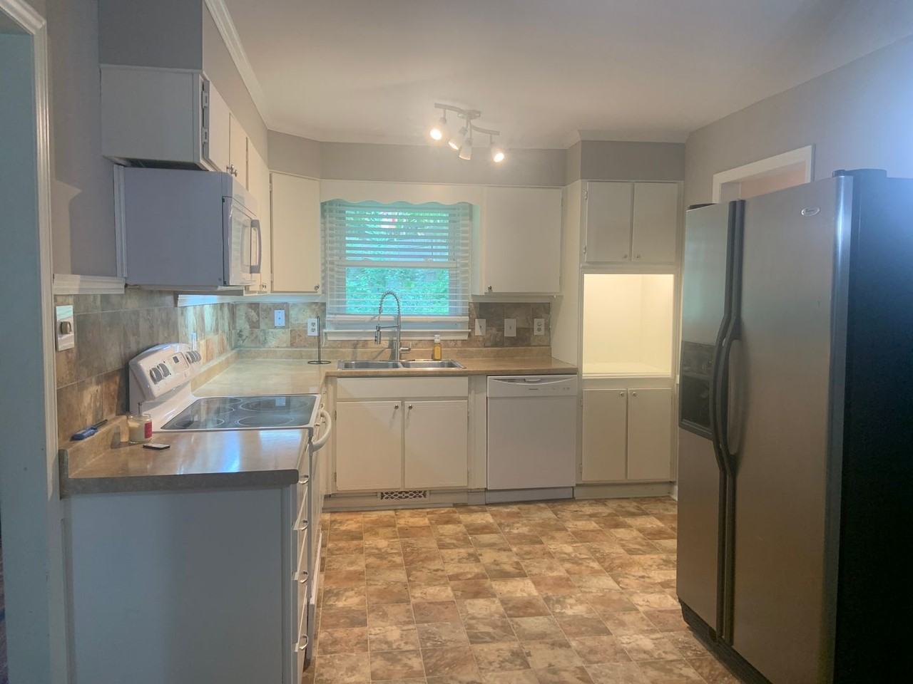 2501 Lourance Blvd - Photo 3 of 14