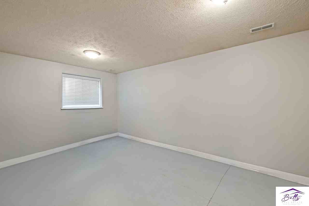 19114 K Street - Photo 3 of 14