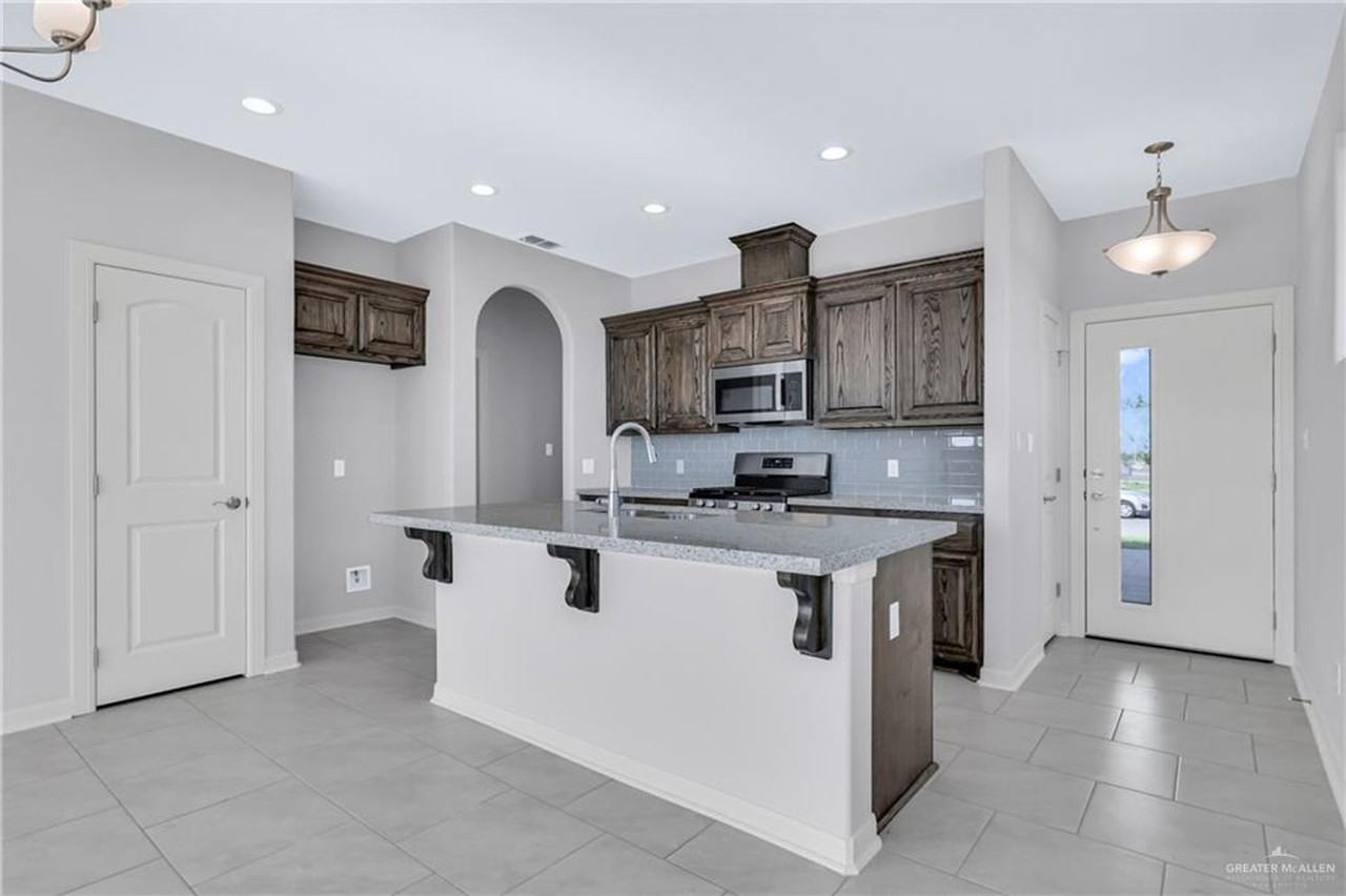 2402 Augustin Ct - Photo 2 of 17