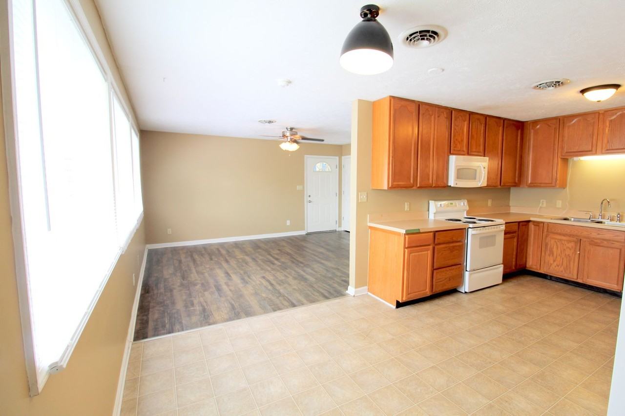 825 S High St - Photo 5 of 21