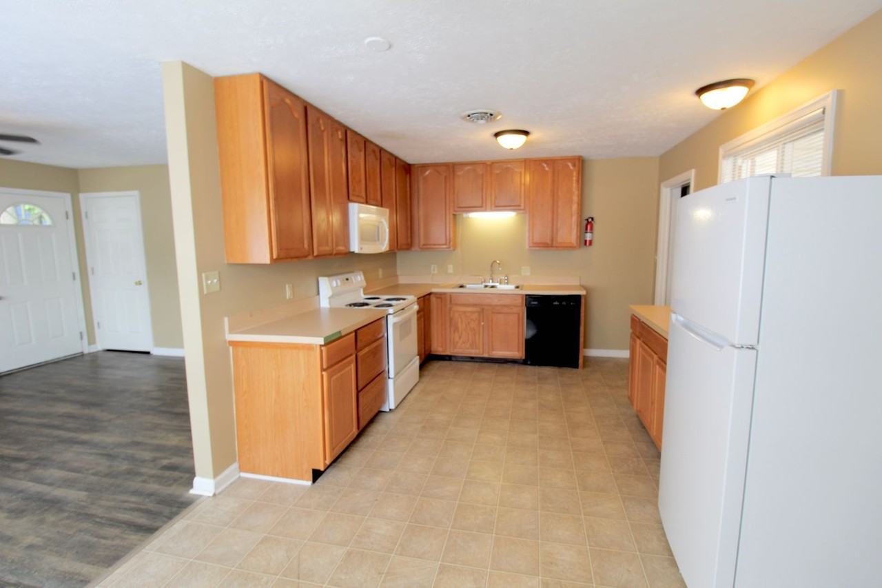 825 S High St - Photo 6 of 21