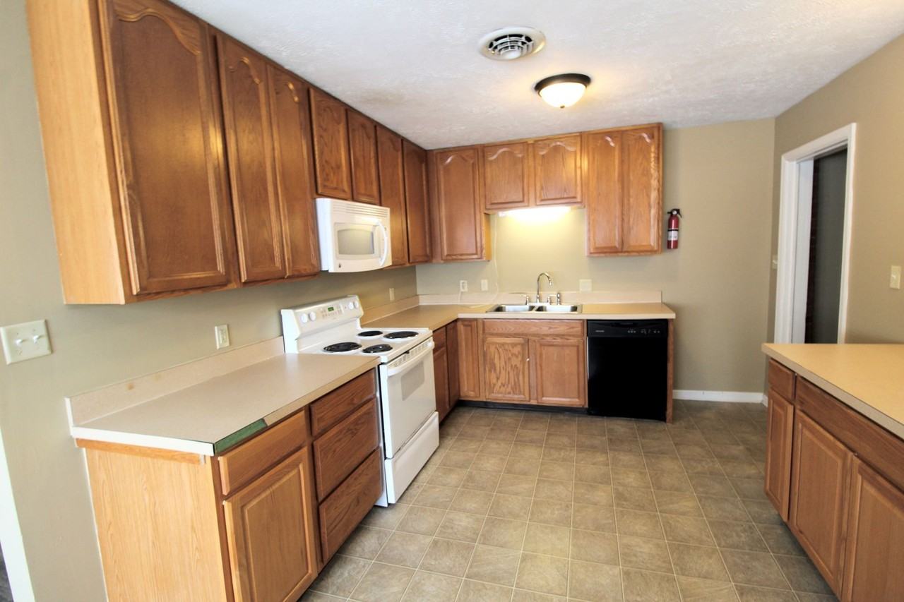 825 S High St - Photo 7 of 21