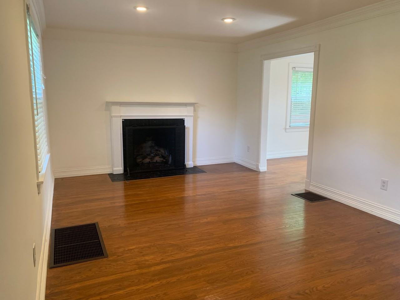 3914 Brownlee Rd - Photo 2 of 17