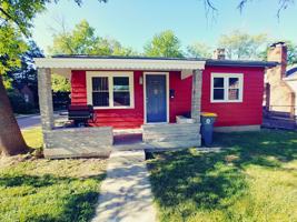 featured image of 526 E University St