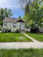 featured image of 834 1/2 Wyoming Ave
