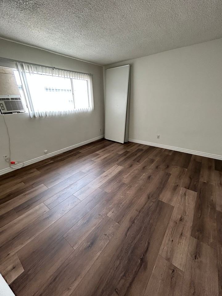 8377 North Gate, LLC - Photo 3 of 15