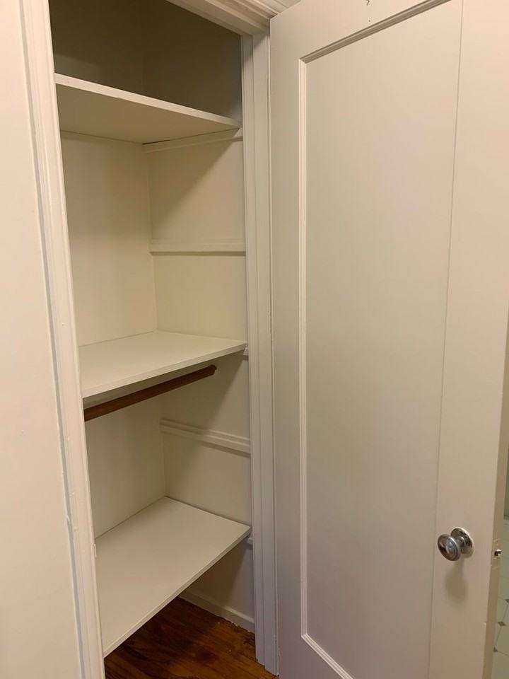 Yale 2305 - Photo 3 of 9