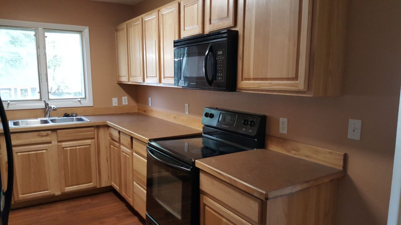 216 Hemlock St #202 - Photo 4 of 15