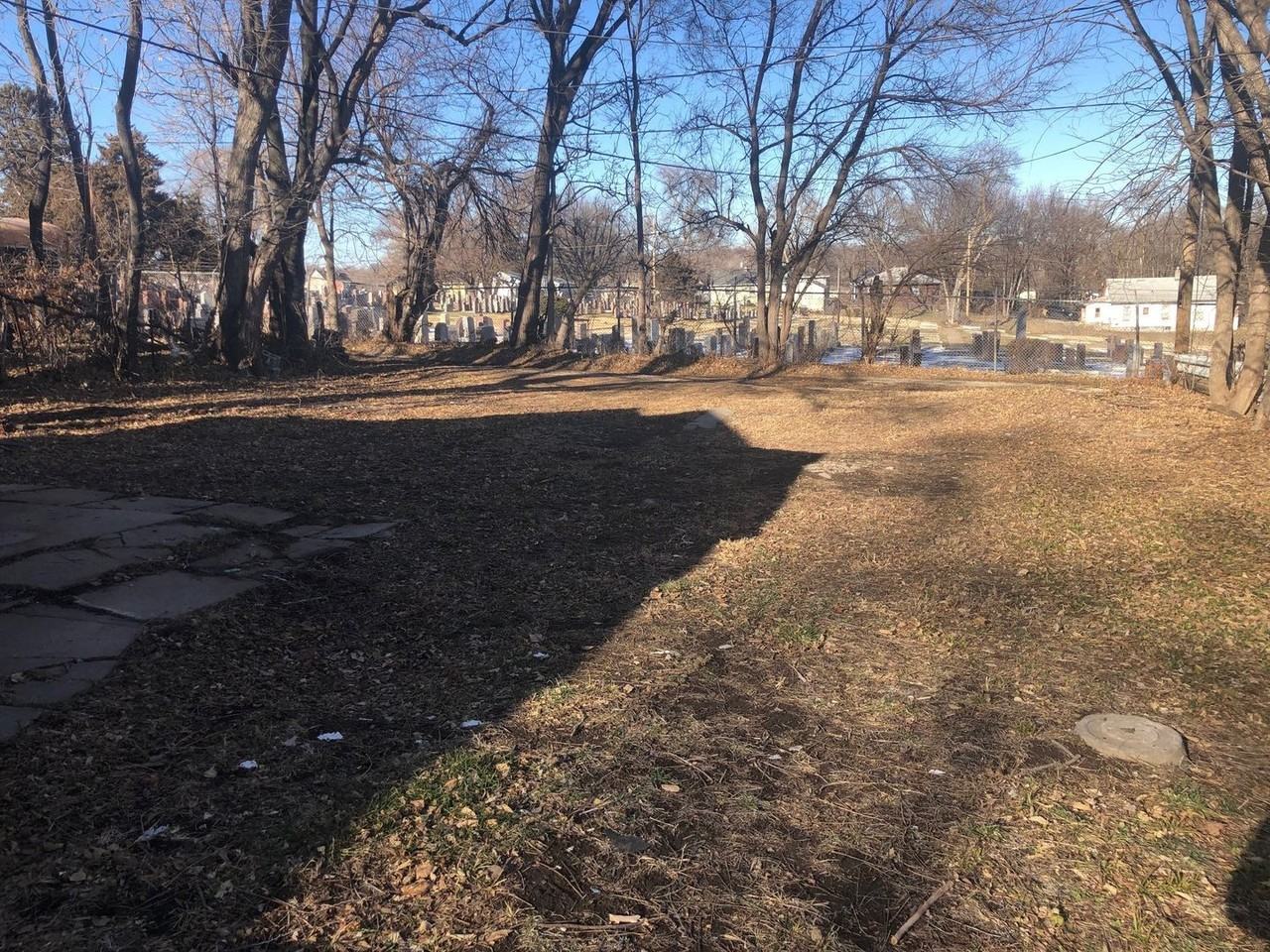 4122 Saratoga St - Photo 3 of 17