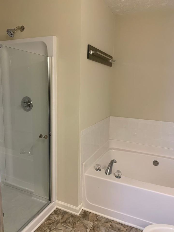 1121 Red Bud St - Photo 7 of 9