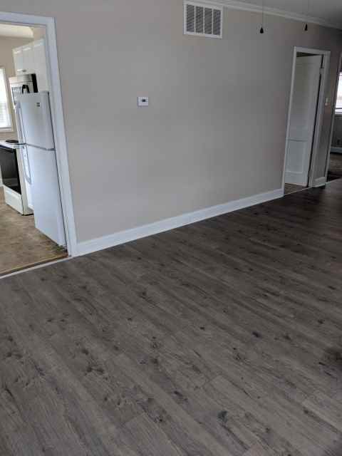 210 E 11th St - Photo 5 of 10