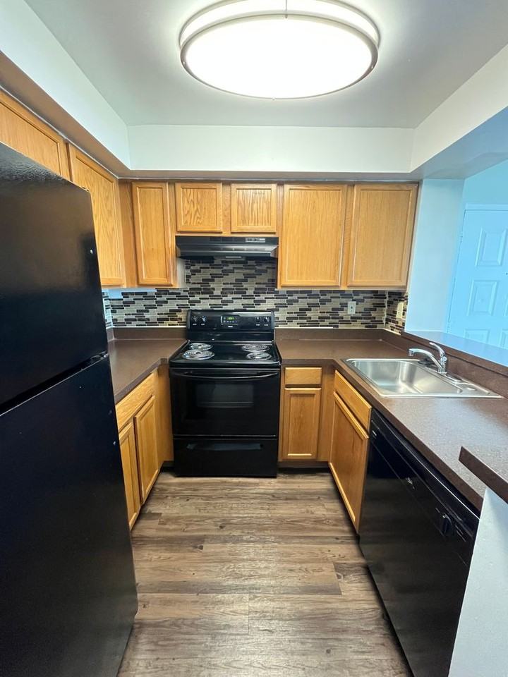 714 Executive Center Dr #14