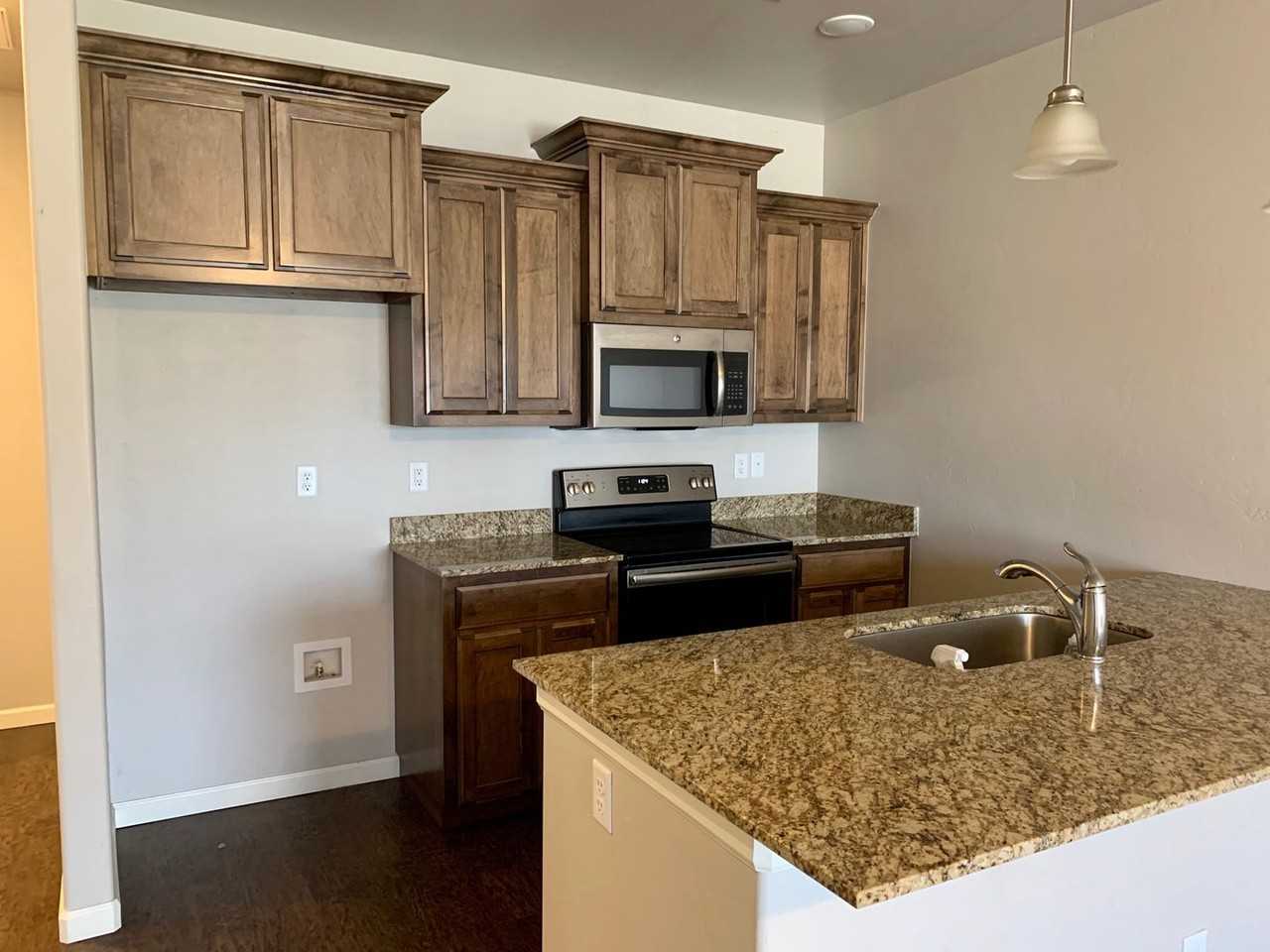 4612 Loch Ln - Photo 5 of 13