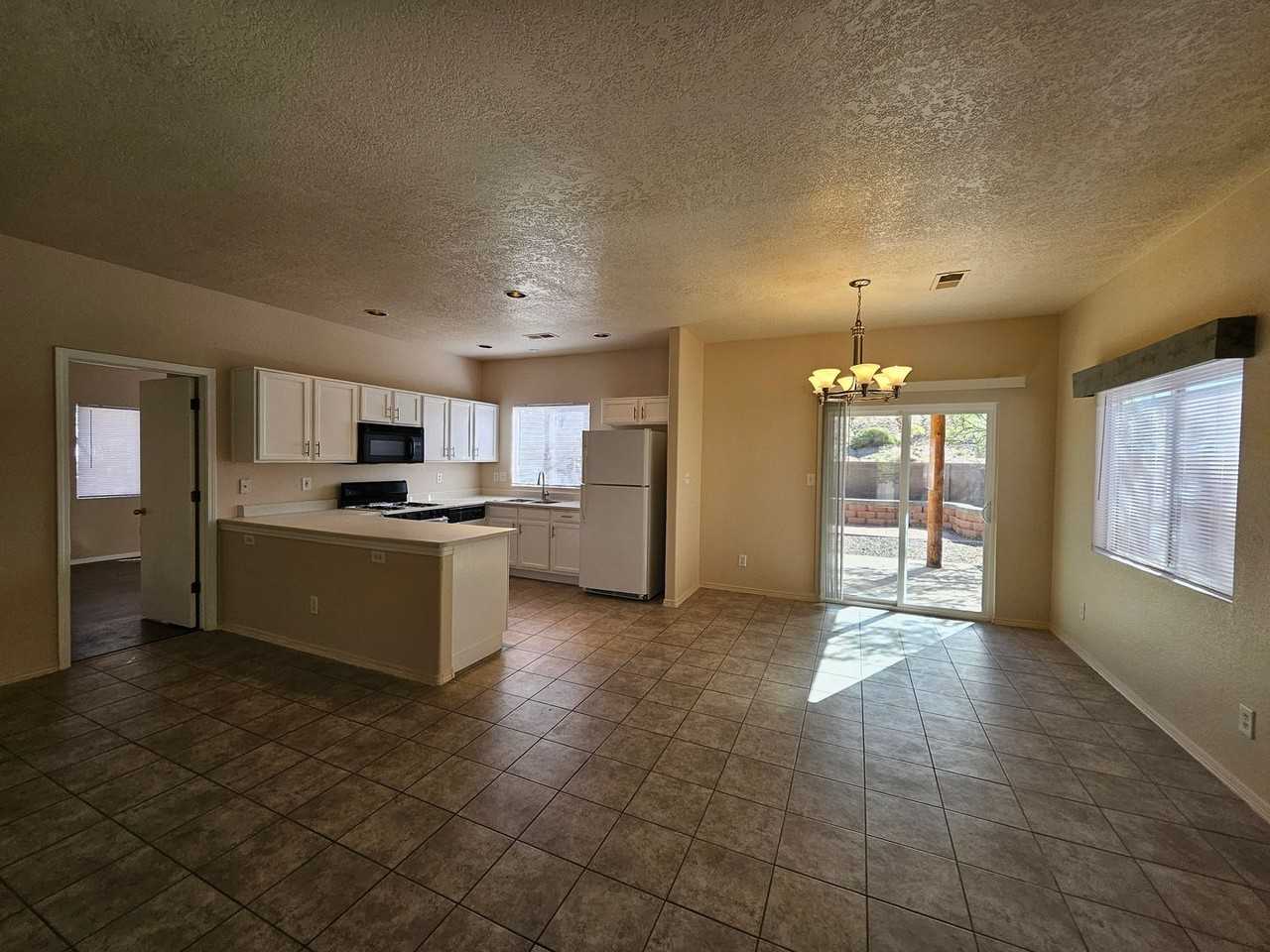6924 Calle Margarita Ne - Photo 3 of 16