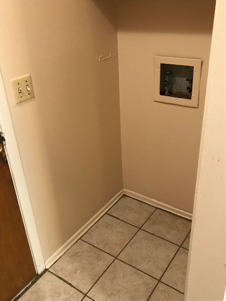 5114 Chisholm Trl - Photo 2 of 11