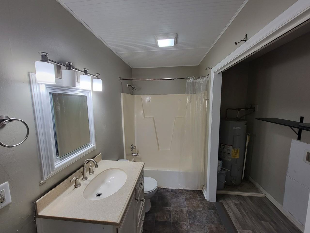 1726 Willow Rd - Photo 3 of 8