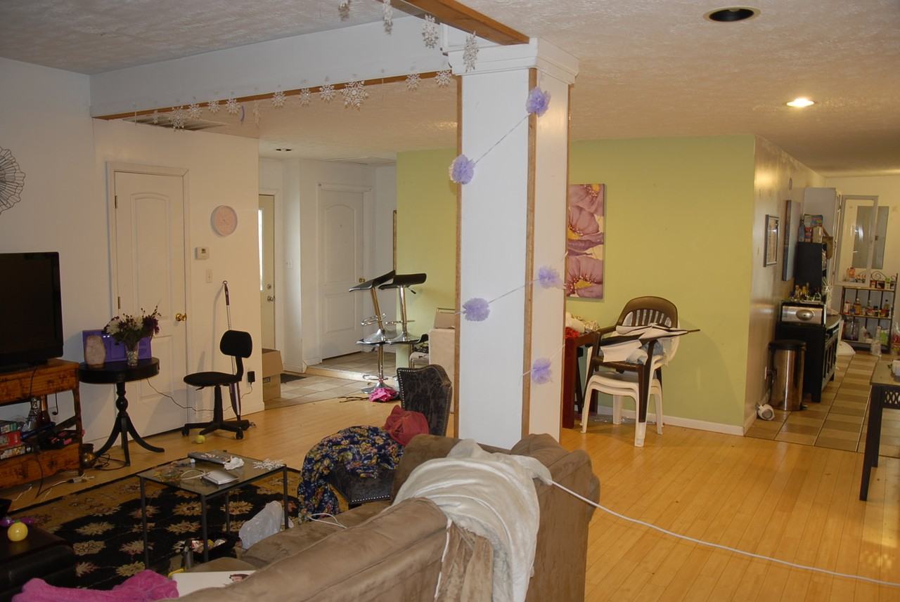 418 E 9th St - Photo 3 of 6