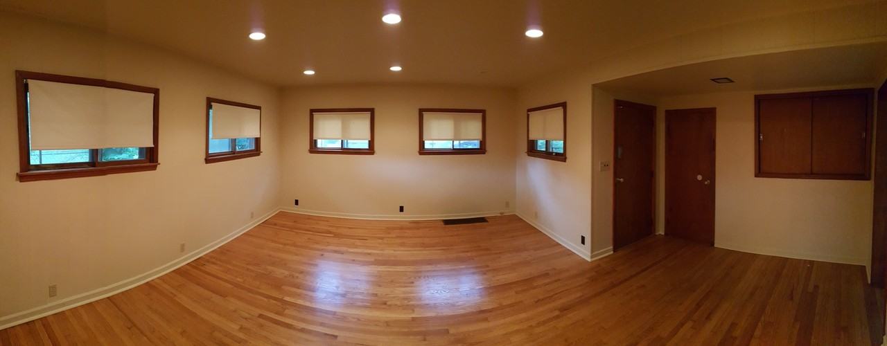 312 E 17th St - Photo 2 of 9