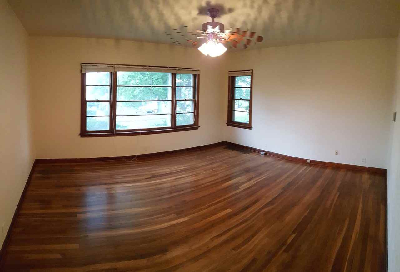 312 E 17th St - Photo 3 of 8