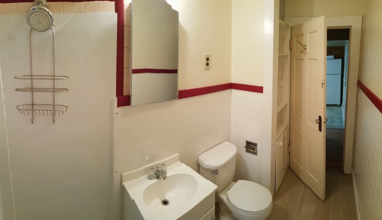 312 E 17th St - Photo 6 of 8