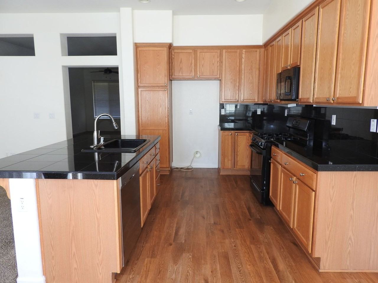 6940 Cherry Ridge Cir - Photo 2 of 18