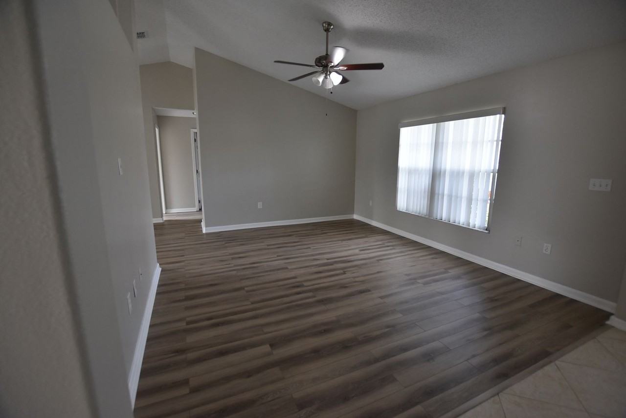 2961 Settlers Trl - Photo 2 of 33