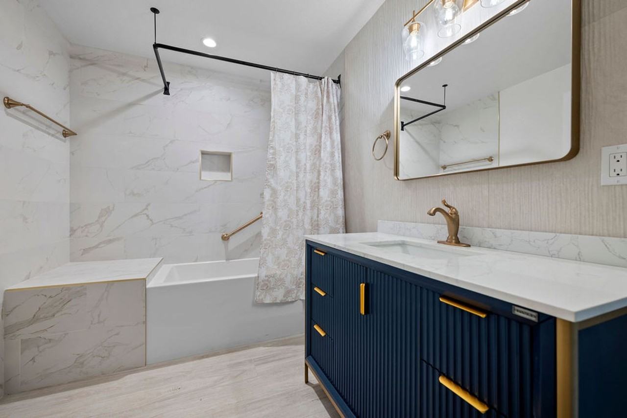 15002 Chalk Hill Road - Photo 4 of 20