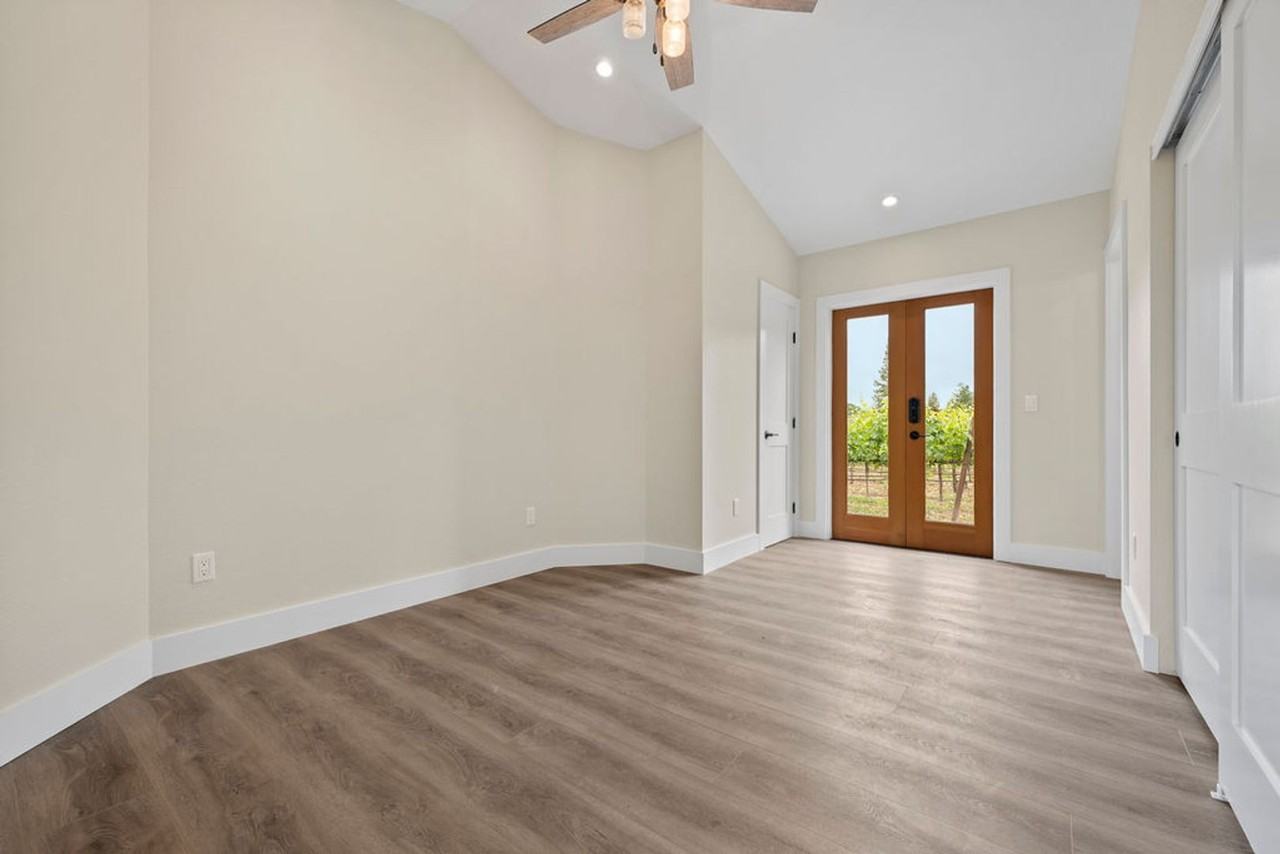 15002 Chalk Hill Road - Photo 6 of 20