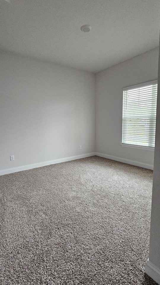 5160 Grand Oak Cir - Photo 4 of 24