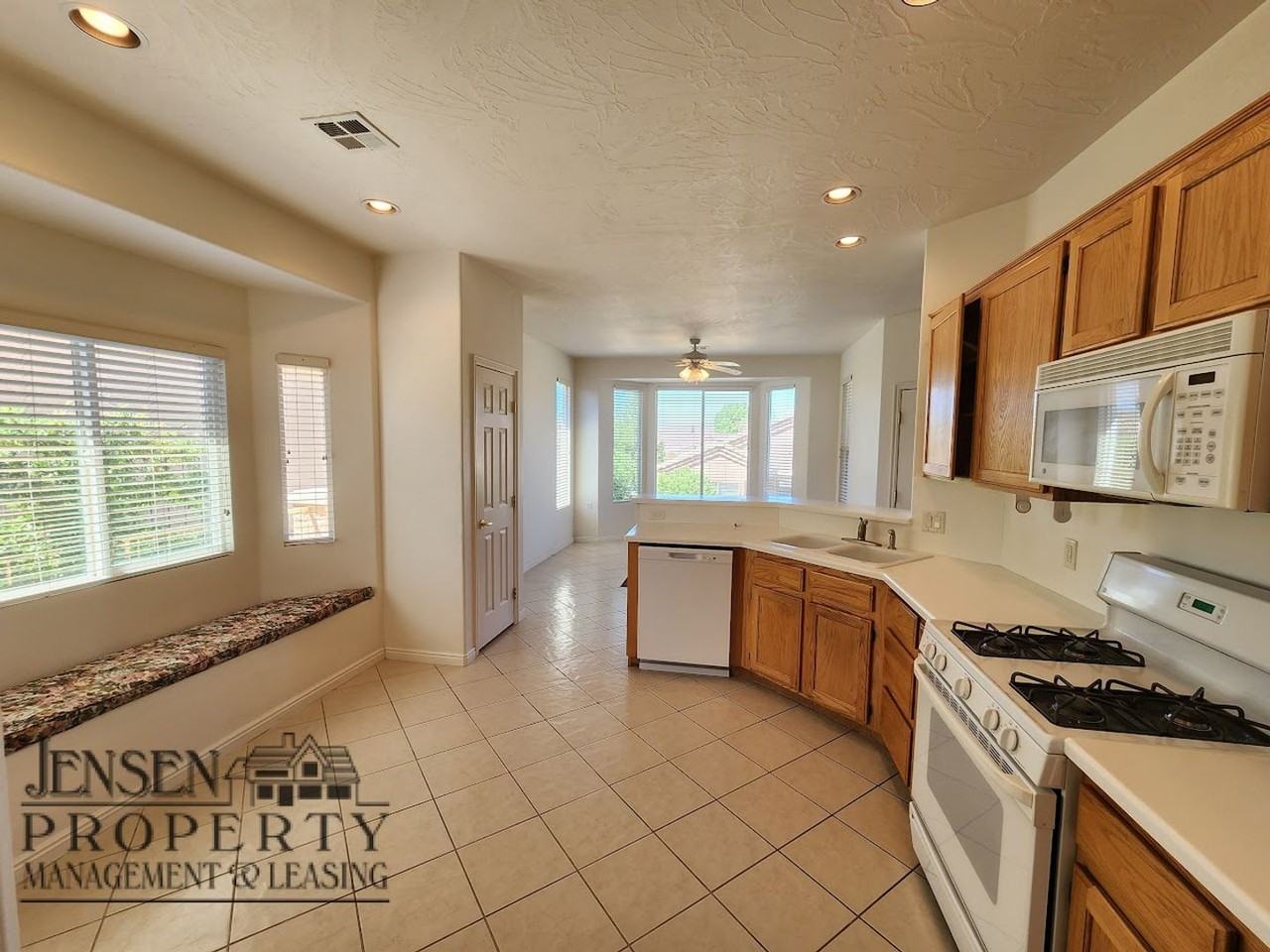 4494 Secret Springs Dr - Photo 5 of 24