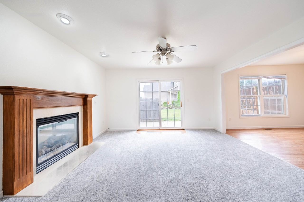 207 Gentian - Photo 3 of 25