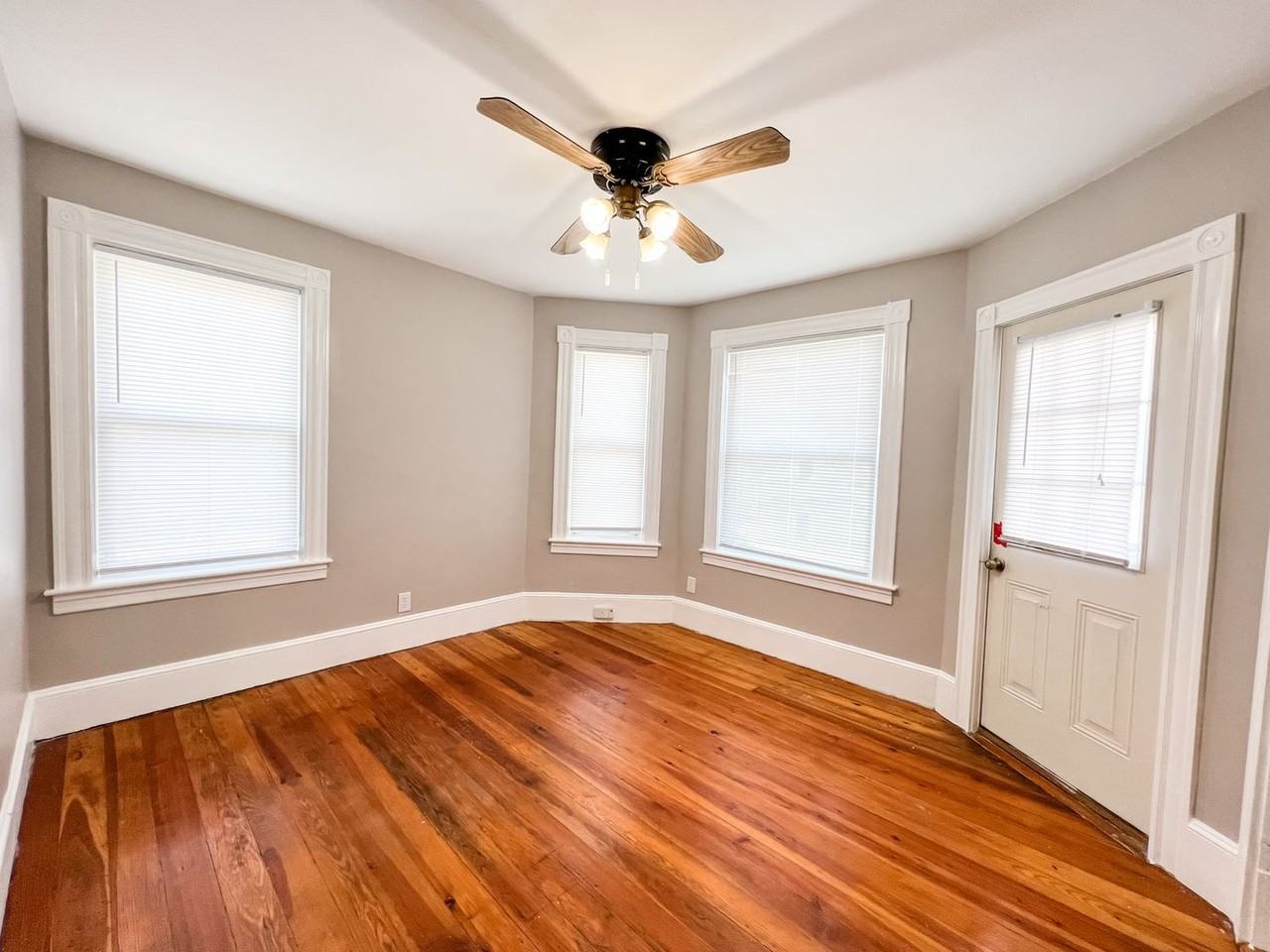 507-511 Elm St - Photo 2 of 8