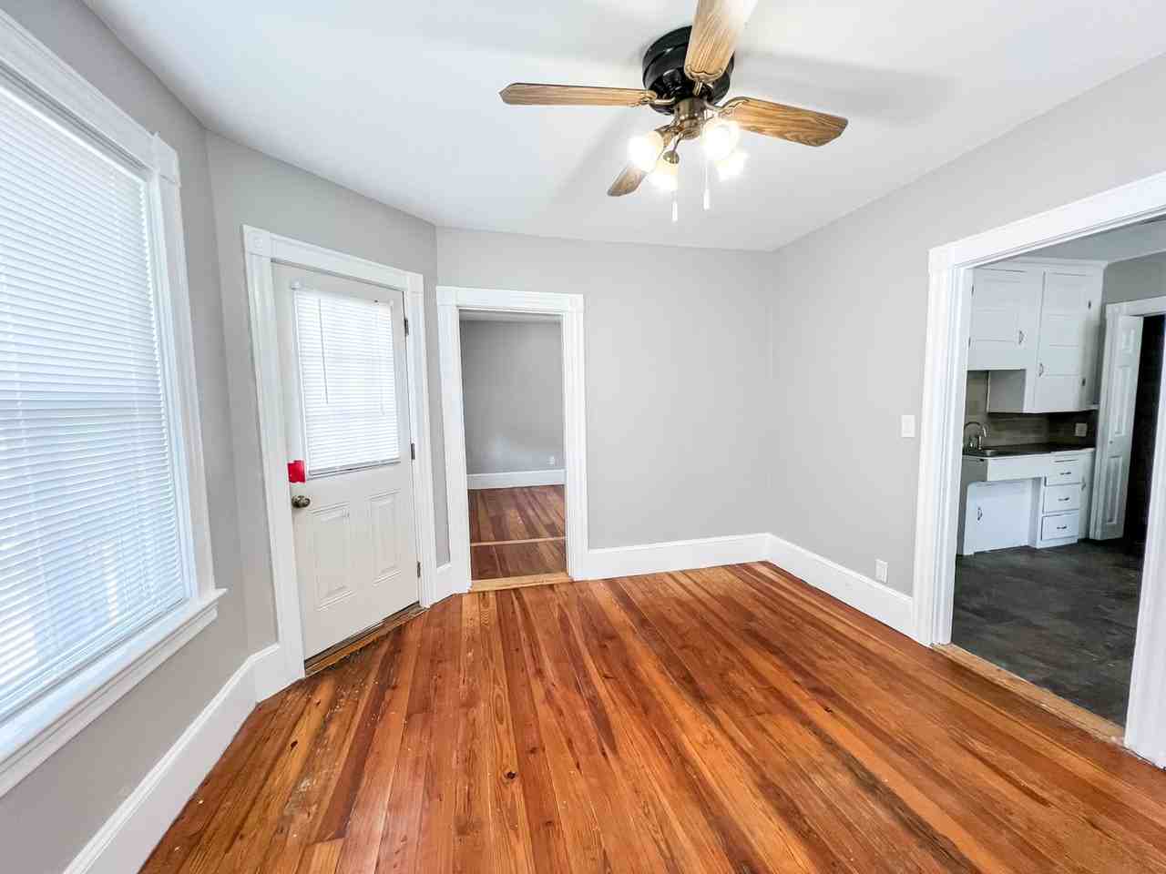 507-511 Elm St - Photo 3 of 8