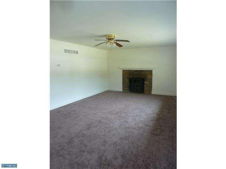 328 Old Lincoln Hwy - Photo 3 of 8