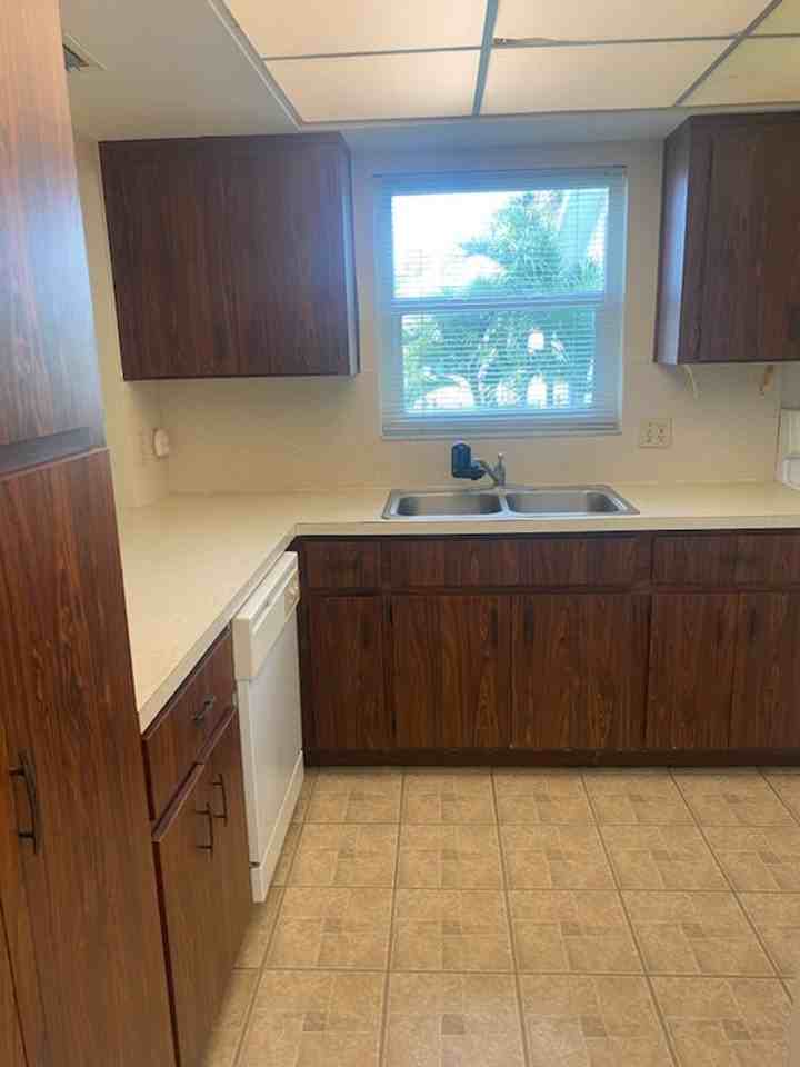 860 Panama Ct - Photo 5 of 12