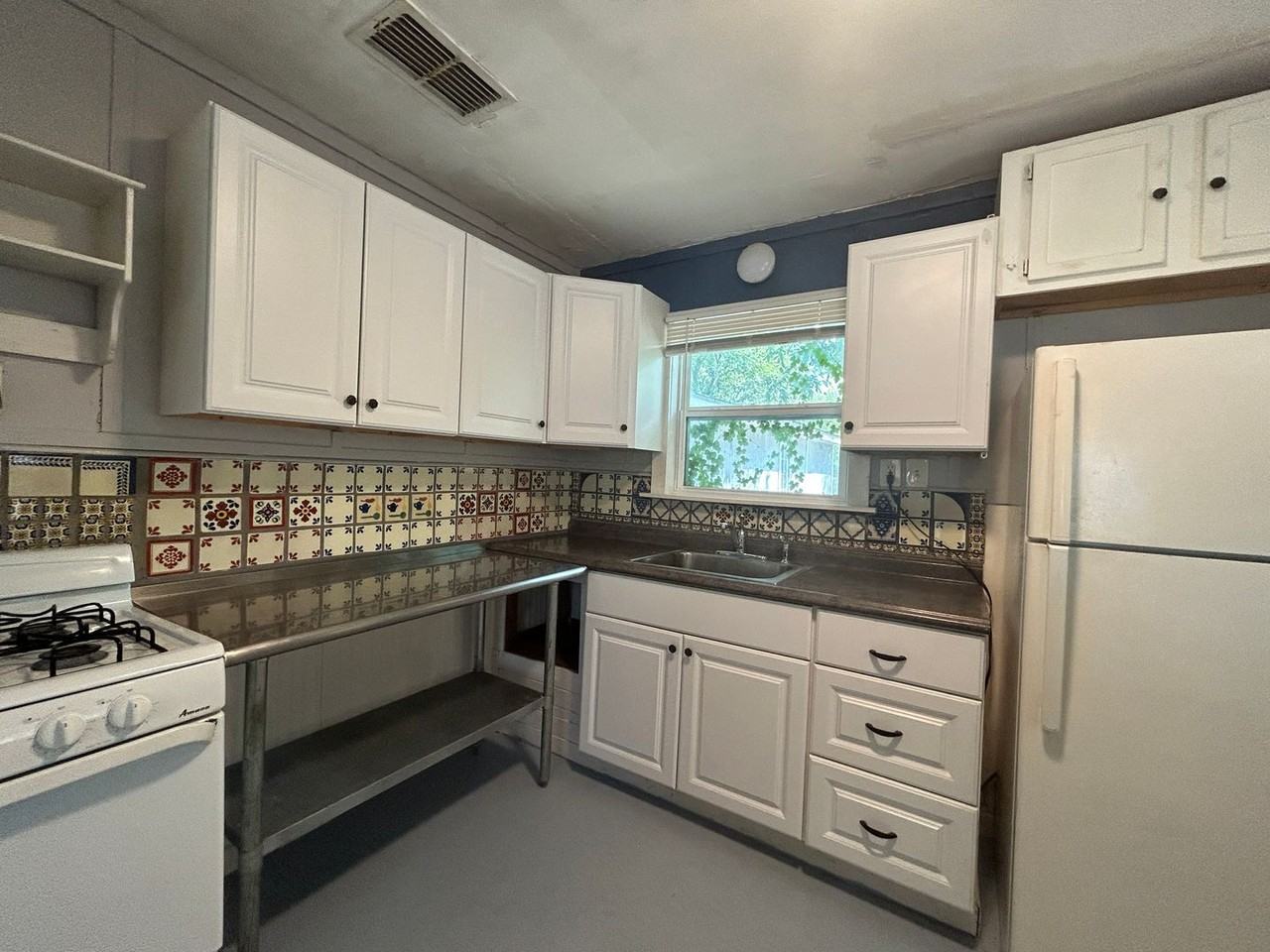 162 Continental - Photo 2 of 24