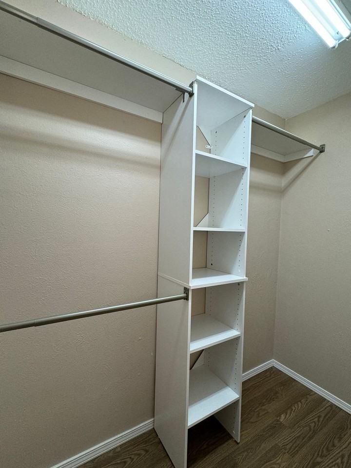 2610 Nw 78th St - Photo 6 of 13